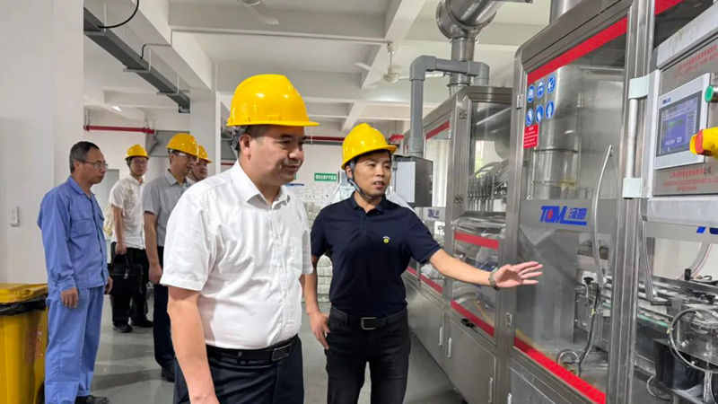 省供銷(xiāo)社黨委委員、監(jiān)事會(huì)主任童日暉赴浙農(nóng)下屬成員企業(yè)調(diào)研