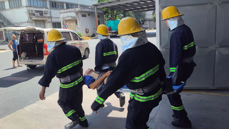 新光公司開(kāi)展高溫防暑應(yīng)急演練